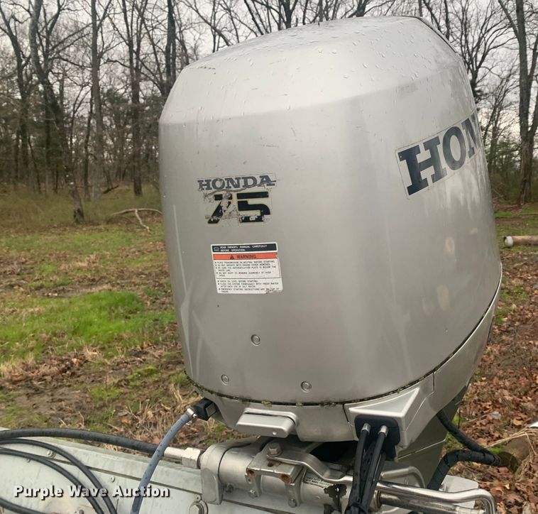 image for item LI9151 1997 Roughneck 1960M  boat