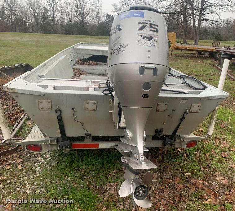 image for item LI9151 1997 Roughneck 1960M  boat