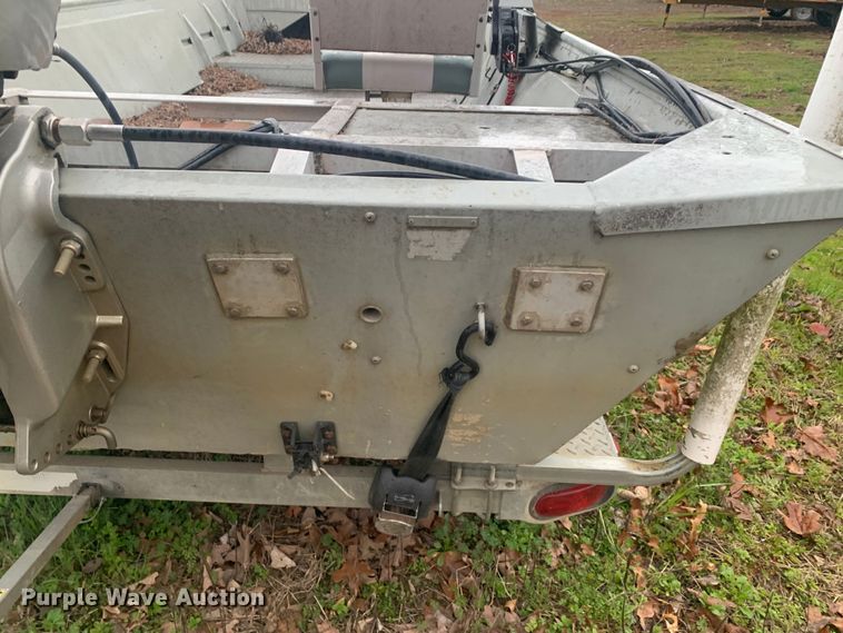 image for item LI9151 1997 Roughneck 1960M  boat