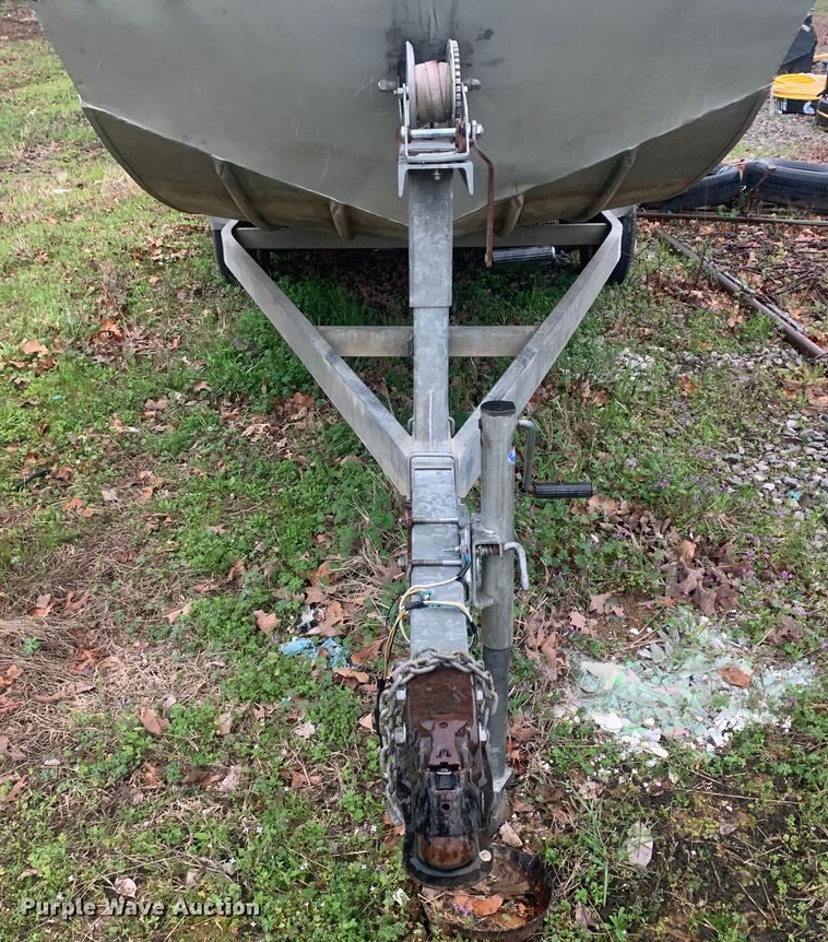 image for item LI9151 1997 Roughneck 1960M  boat