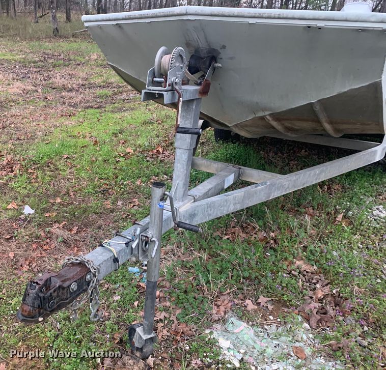 image for item LI9151 1997 Roughneck 1960M  boat