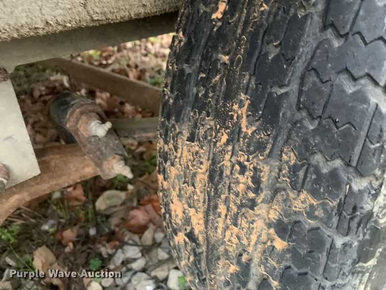 image for item LI9151 1997 Roughneck 1960M  boat