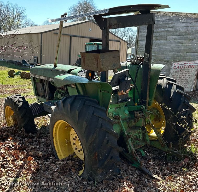 image for item LR9559 1990 John Deere 2755  MFWD tractor