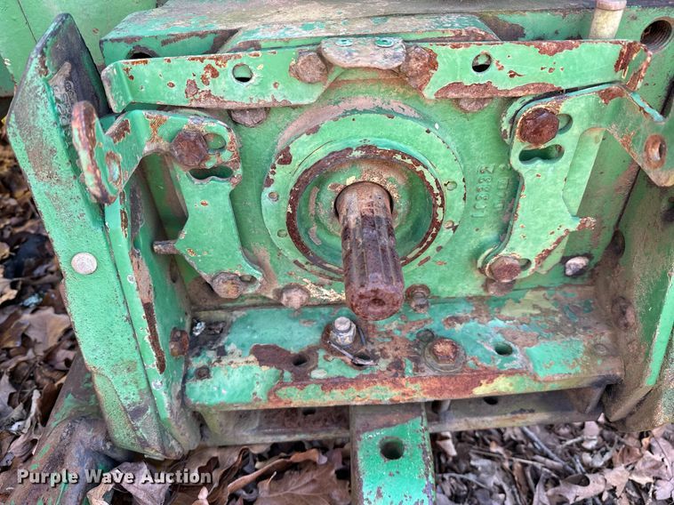 image for item LR9559 1990 John Deere 2755  MFWD tractor