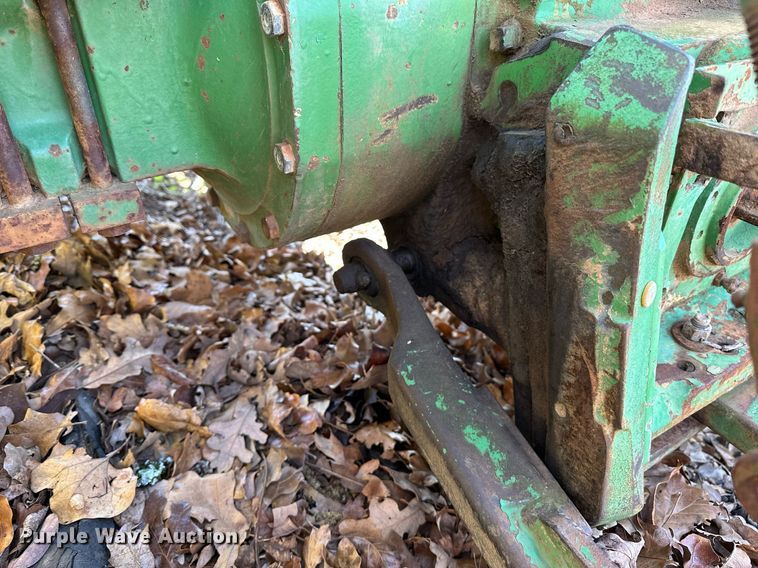 image for item LR9559 1990 John Deere 2755  MFWD tractor