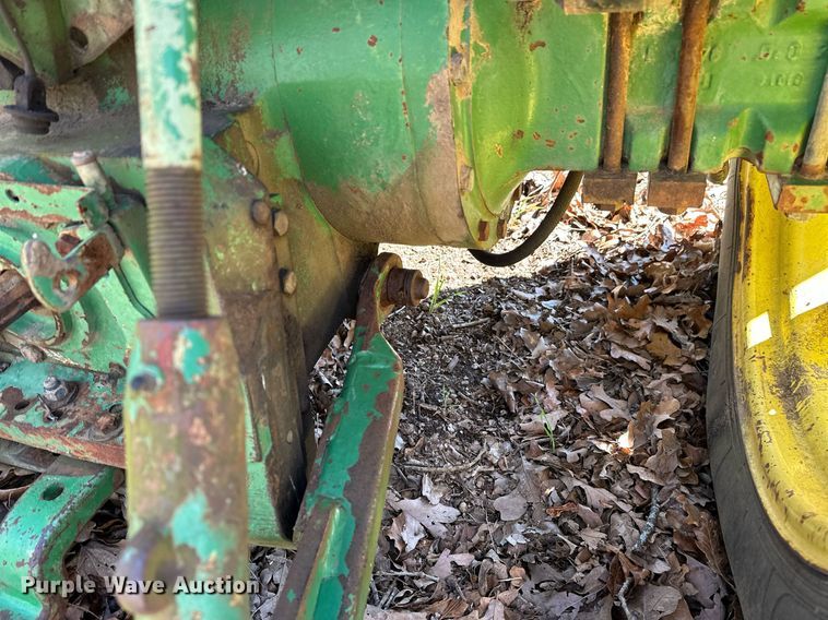 image for item LR9559 1990 John Deere 2755  MFWD tractor