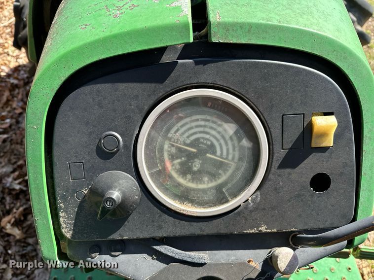 image for item LR9559 1990 John Deere 2755  MFWD tractor