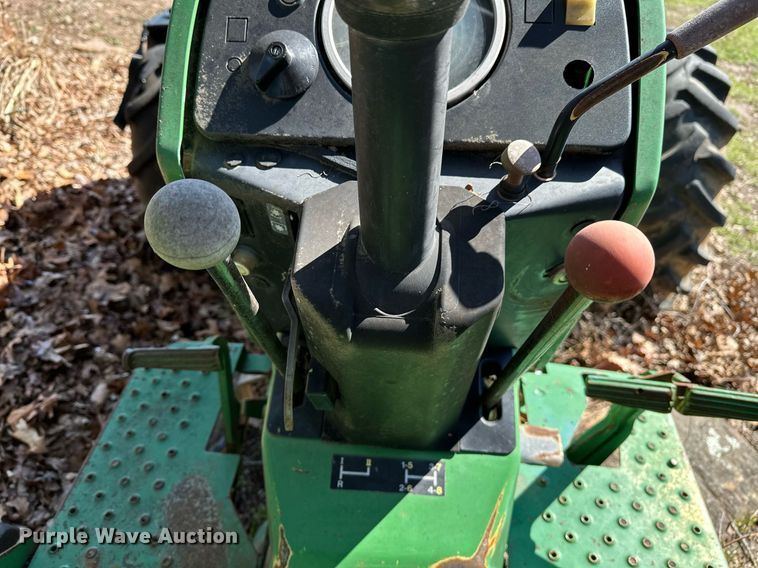 image for item LR9559 1990 John Deere 2755  MFWD tractor