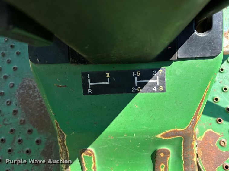 image for item LR9559 1990 John Deere 2755  MFWD tractor