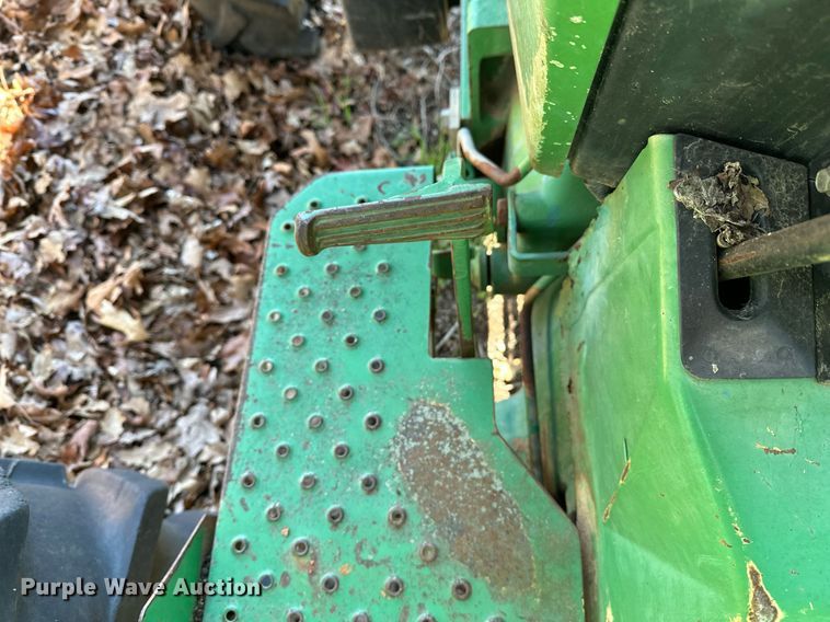 image for item LR9559 1990 John Deere 2755  MFWD tractor