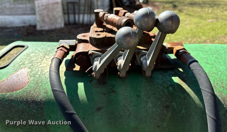 image for item LR9559 1990 John Deere 2755  MFWD tractor