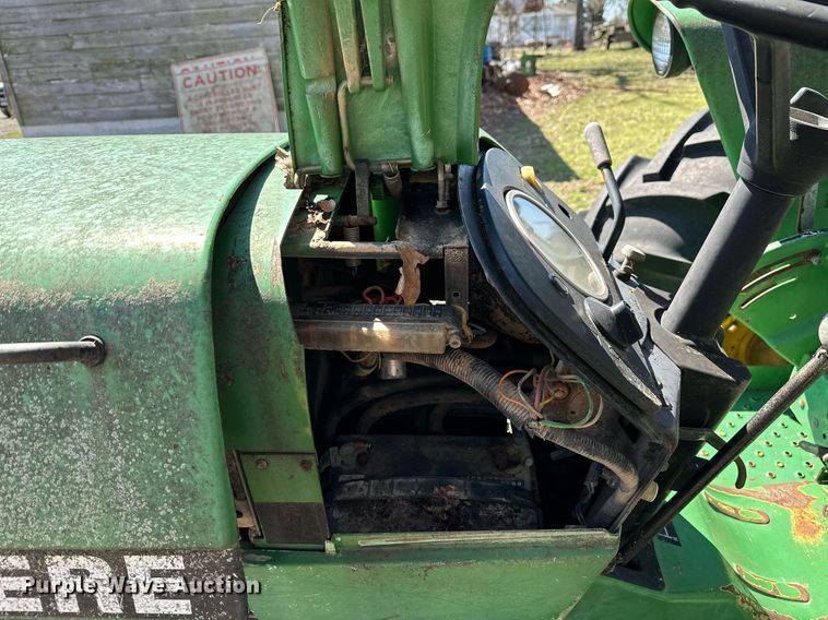 image for item LR9559 1990 John Deere 2755  MFWD tractor