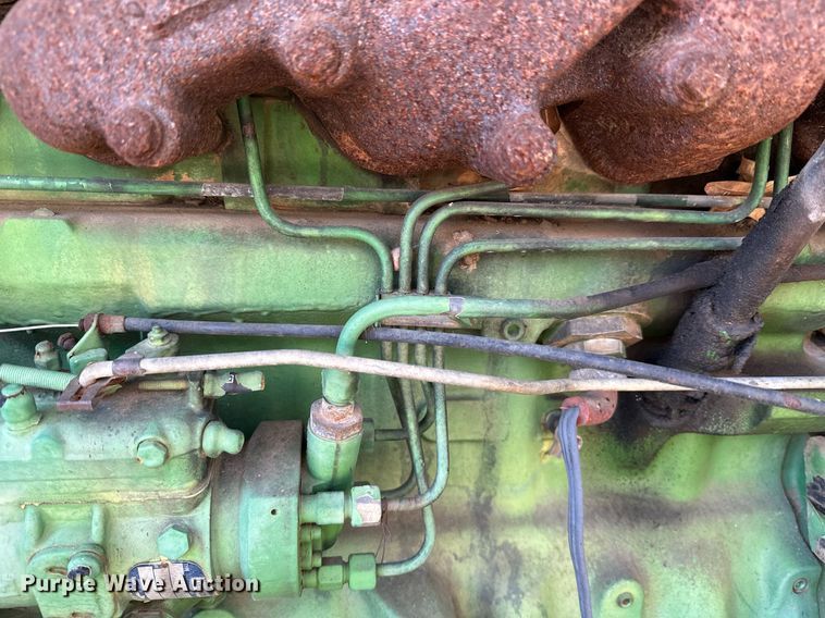 image for item LR9559 1990 John Deere 2755  MFWD tractor