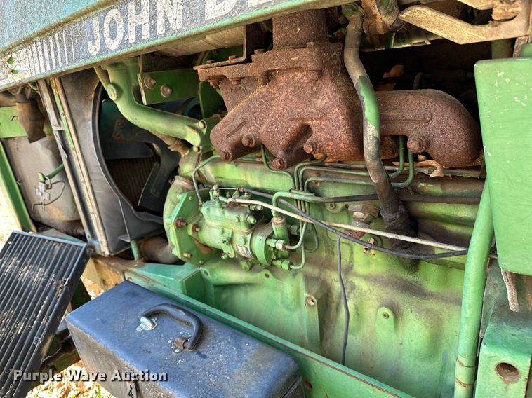 image for item LR9559 1990 John Deere 2755  MFWD tractor