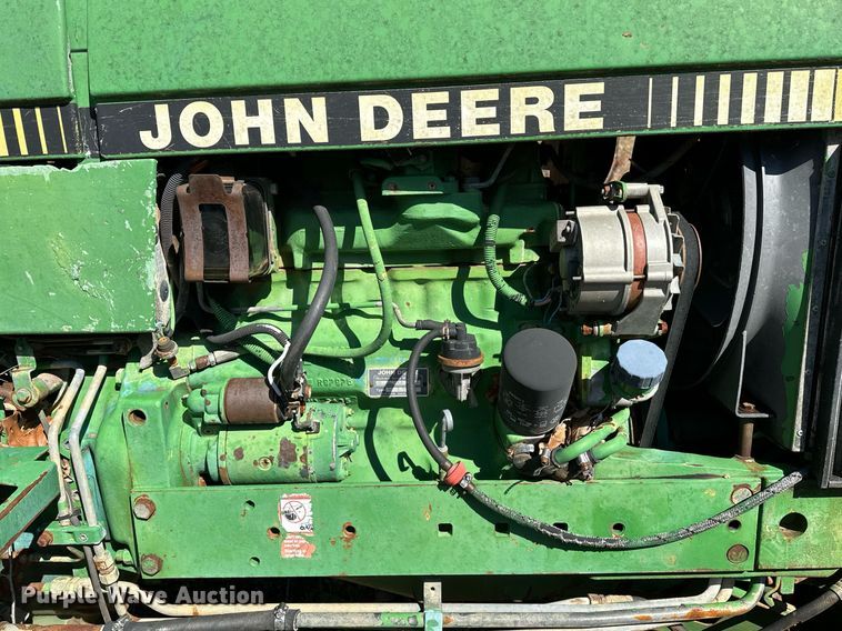 image for item LR9559 1990 John Deere 2755  MFWD tractor
