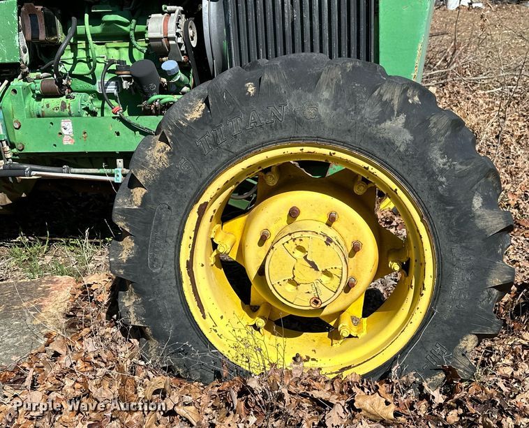 image for item LR9559 1990 John Deere 2755  MFWD tractor