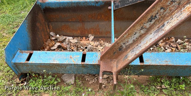 image for item LR9585 Rhino B72  box blade