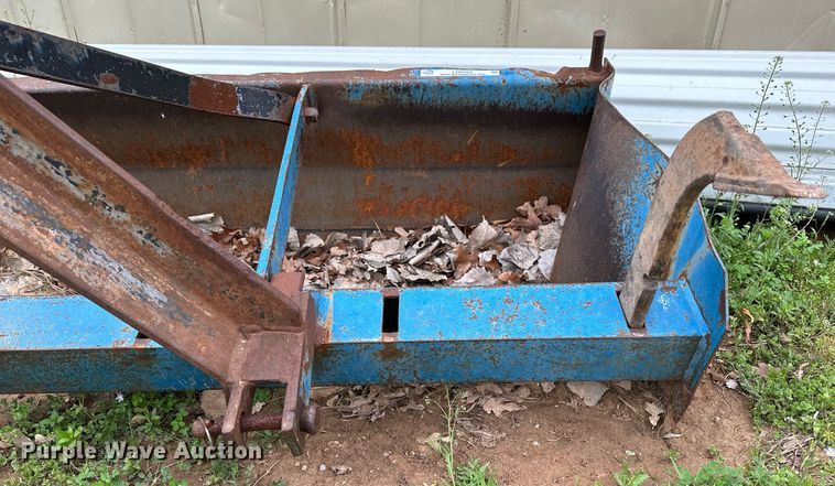 image for item LR9585 Rhino B72  box blade