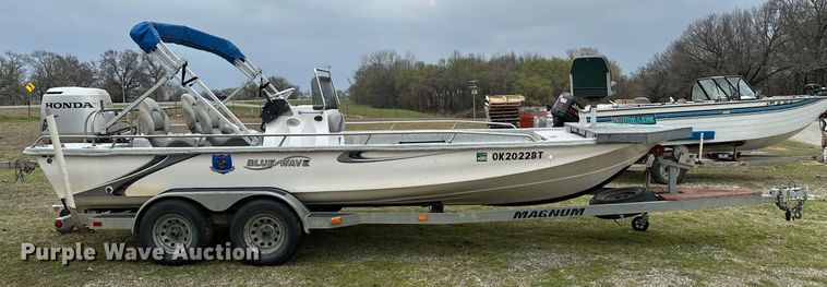 image for item LR9591 2010 Blue Wave 220 Classic  boat