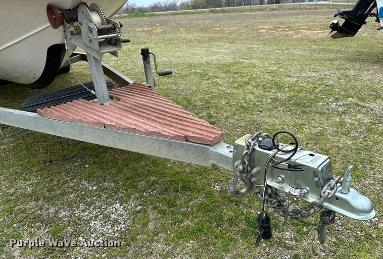 image for item LR9591 2010 Blue Wave 220 Classic  boat