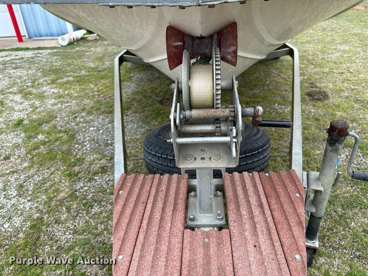 image for item LR9591 2010 Blue Wave 220 Classic  boat