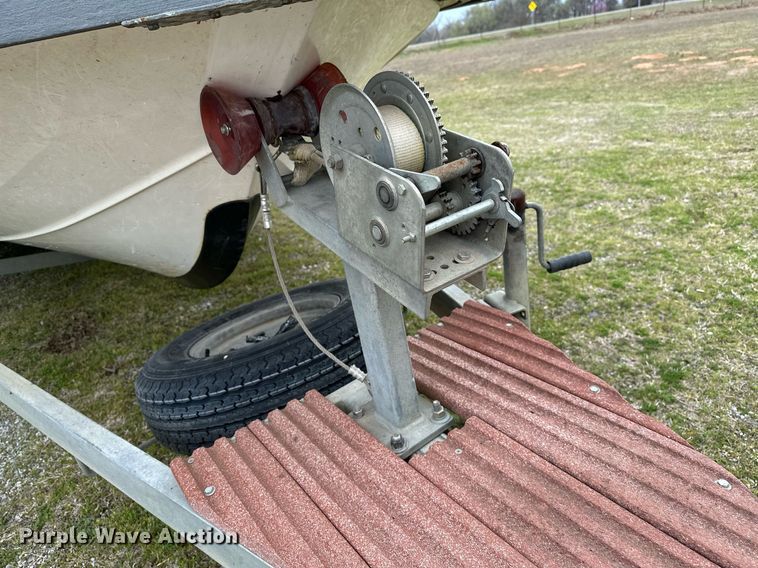 image for item LR9591 2010 Blue Wave 220 Classic  boat