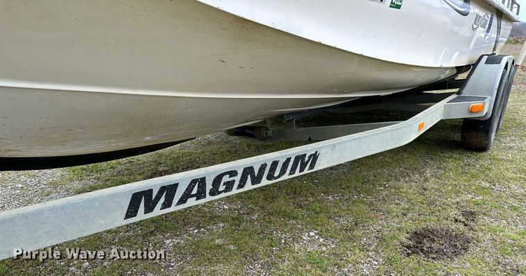 image for item LR9591 2010 Blue Wave 220 Classic  boat