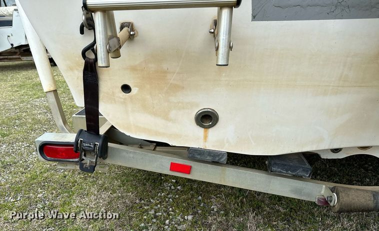 image for item LR9591 2010 Blue Wave 220 Classic  boat