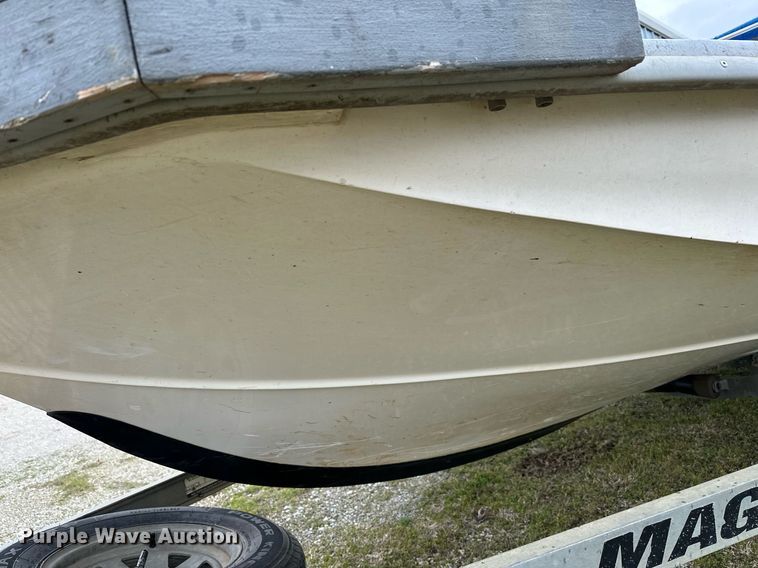 image for item LR9591 2010 Blue Wave 220 Classic  boat