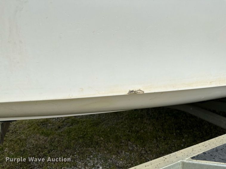 image for item LR9591 2010 Blue Wave 220 Classic  boat