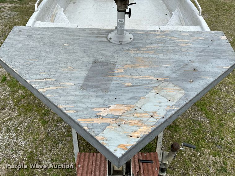 image for item LR9591 2010 Blue Wave 220 Classic  boat