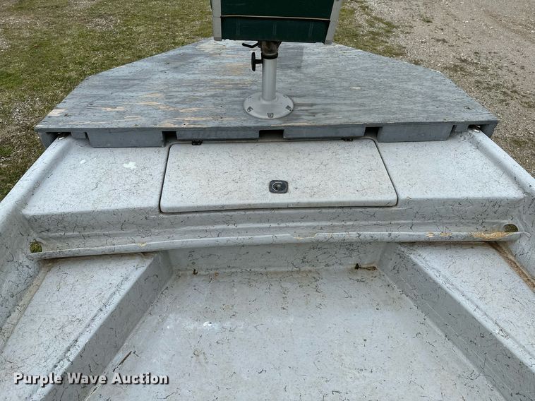 image for item LR9591 2010 Blue Wave 220 Classic  boat