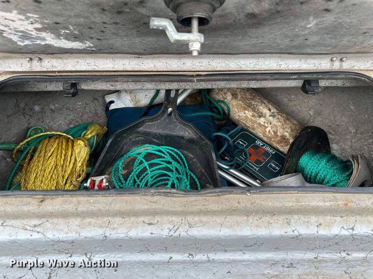 image for item LR9591 2010 Blue Wave 220 Classic  boat