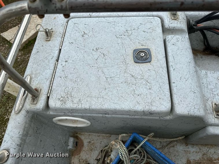 image for item LR9591 2010 Blue Wave 220 Classic  boat