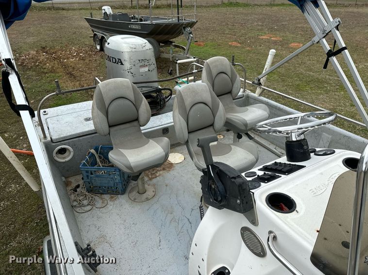 image for item LR9591 2010 Blue Wave 220 Classic  boat