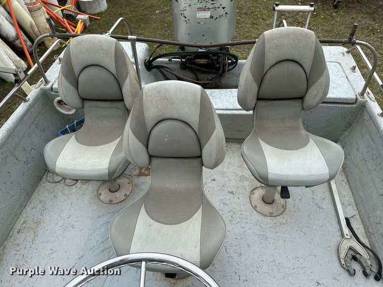 image for item LR9591 2010 Blue Wave 220 Classic  boat