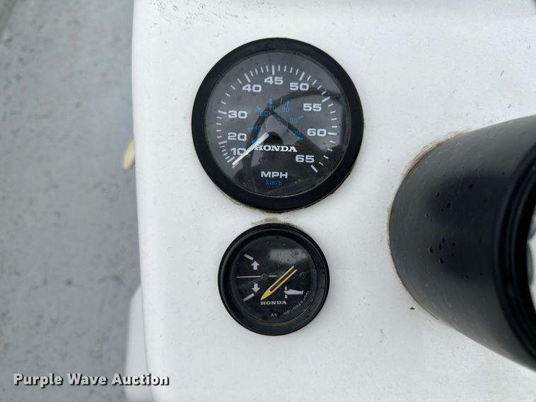 image for item LR9591 2010 Blue Wave 220 Classic  boat