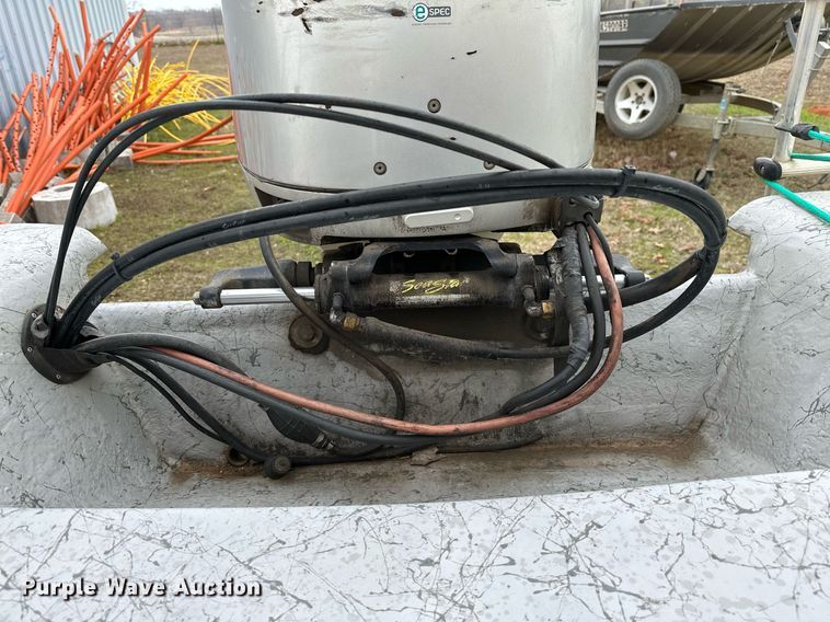 image for item LR9591 2010 Blue Wave 220 Classic  boat