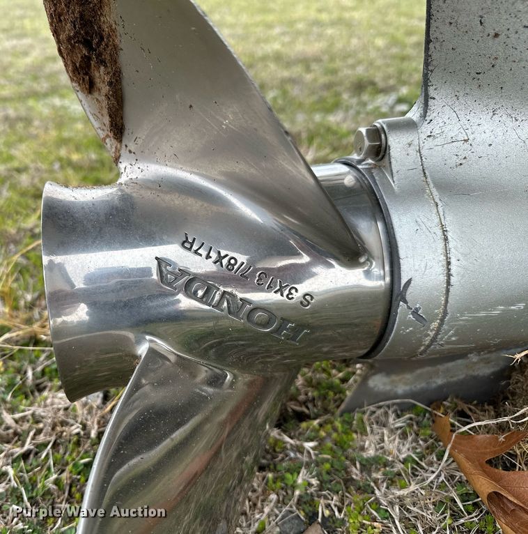 image for item LR9591 2010 Blue Wave 220 Classic  boat