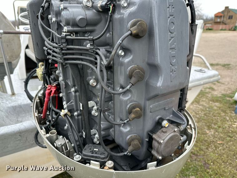 image for item LR9591 2010 Blue Wave 220 Classic  boat