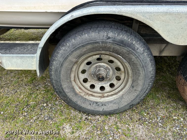 image for item LR9591 2010 Blue Wave 220 Classic  boat