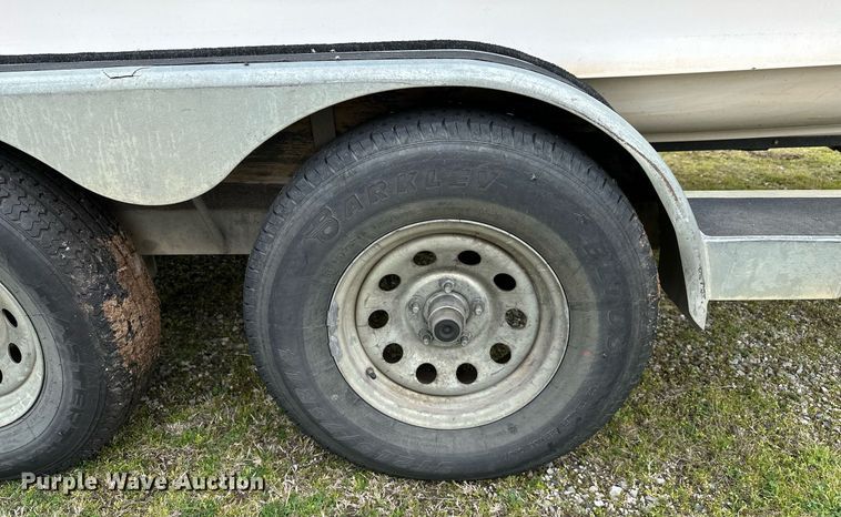 image for item LR9591 2010 Blue Wave 220 Classic  boat