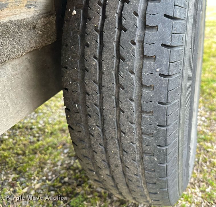 image for item LR9591 2010 Blue Wave 220 Classic  boat