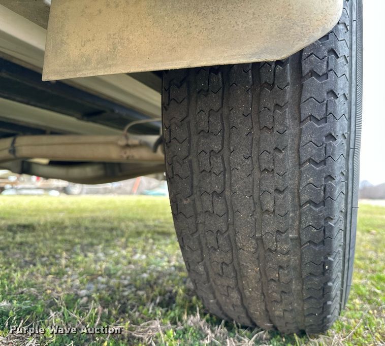 image for item LR9591 2010 Blue Wave 220 Classic  boat