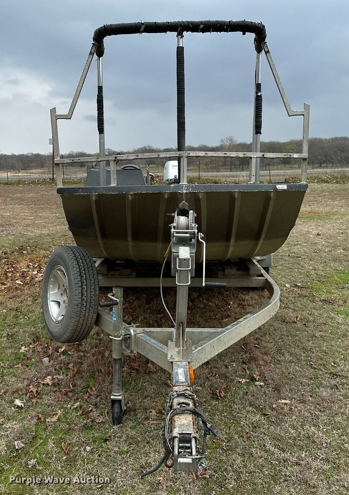 image for item LR9592 2006 Voyager 1885 Jon  boat