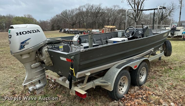 image for item LR9592 2006 Voyager 1885 Jon  boat