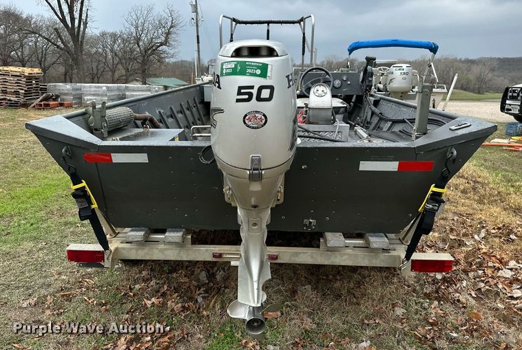 image for item LR9592 2006 Voyager 1885 Jon  boat