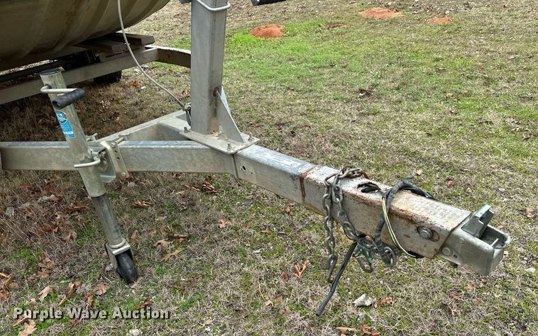 image for item LR9592 2006 Voyager 1885 Jon  boat