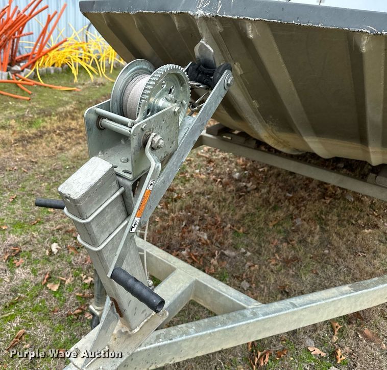 image for item LR9592 2006 Voyager 1885 Jon  boat