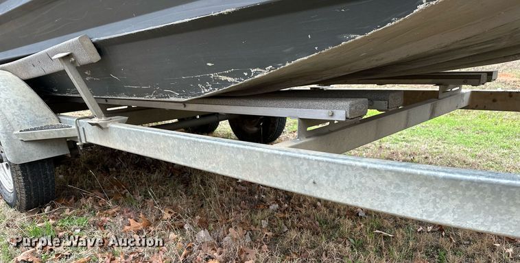 image for item LR9592 2006 Voyager 1885 Jon  boat